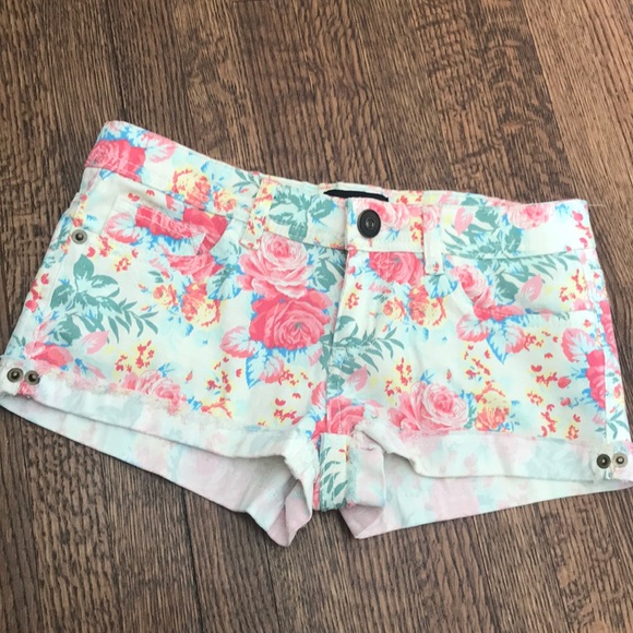 Seductions Pants - Vintage Y2K women’s low rise floral pattern shorts